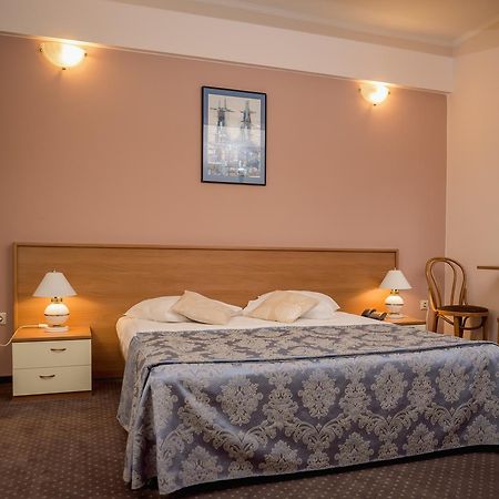 טימישוארה Hotel Reghina מראה חיצוני תמונה