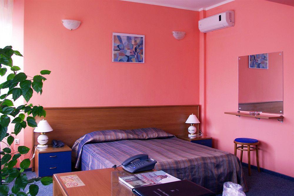 טימישוארה Hotel Reghina מראה חיצוני תמונה