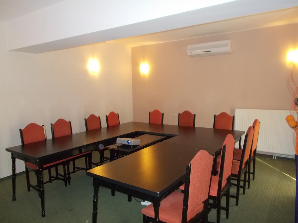 טימישוארה Hotel Reghina מראה חיצוני תמונה