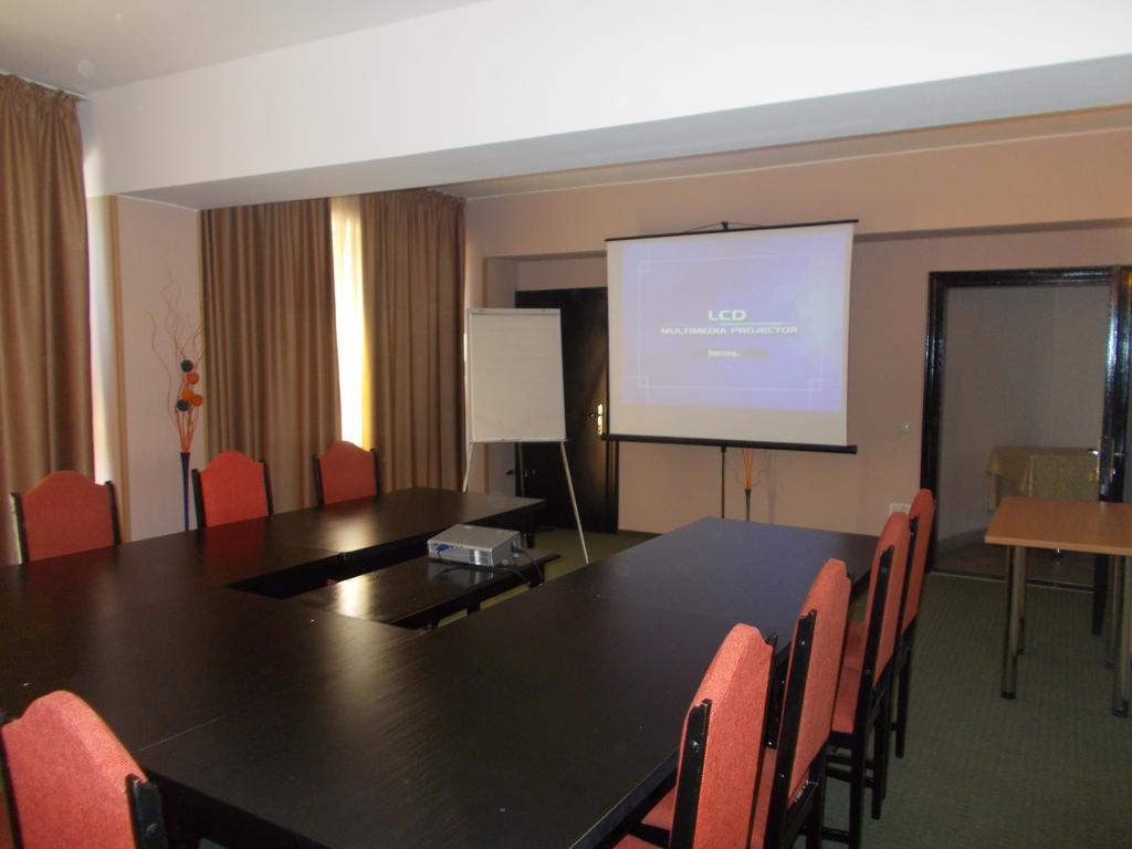 טימישוארה Hotel Reghina מראה חיצוני תמונה