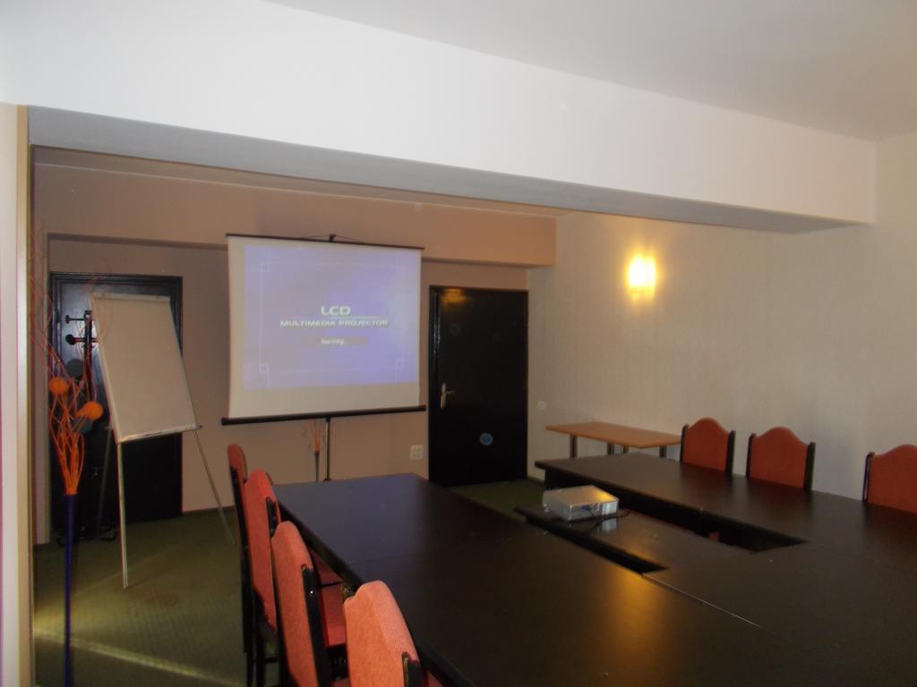 טימישוארה Hotel Reghina מראה חיצוני תמונה