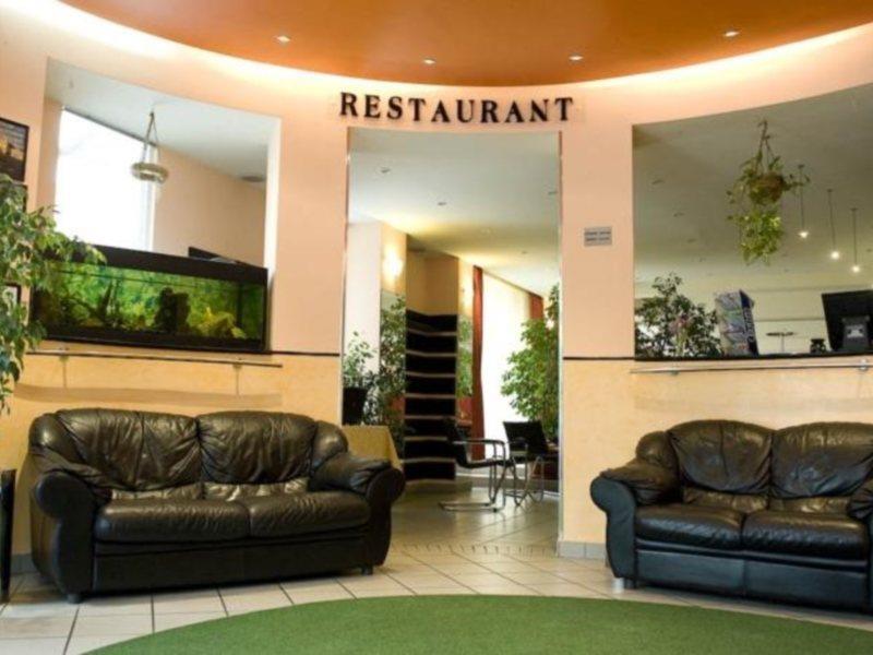 טימישוארה Hotel Reghina מראה חיצוני תמונה
