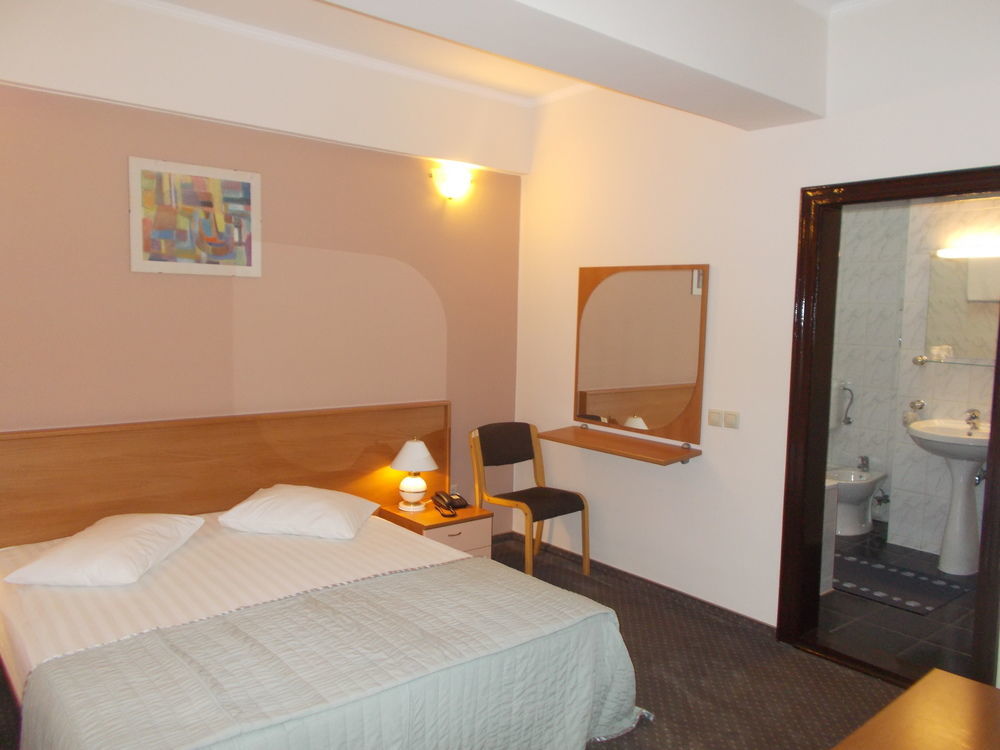 טימישוארה Hotel Reghina מראה חיצוני תמונה