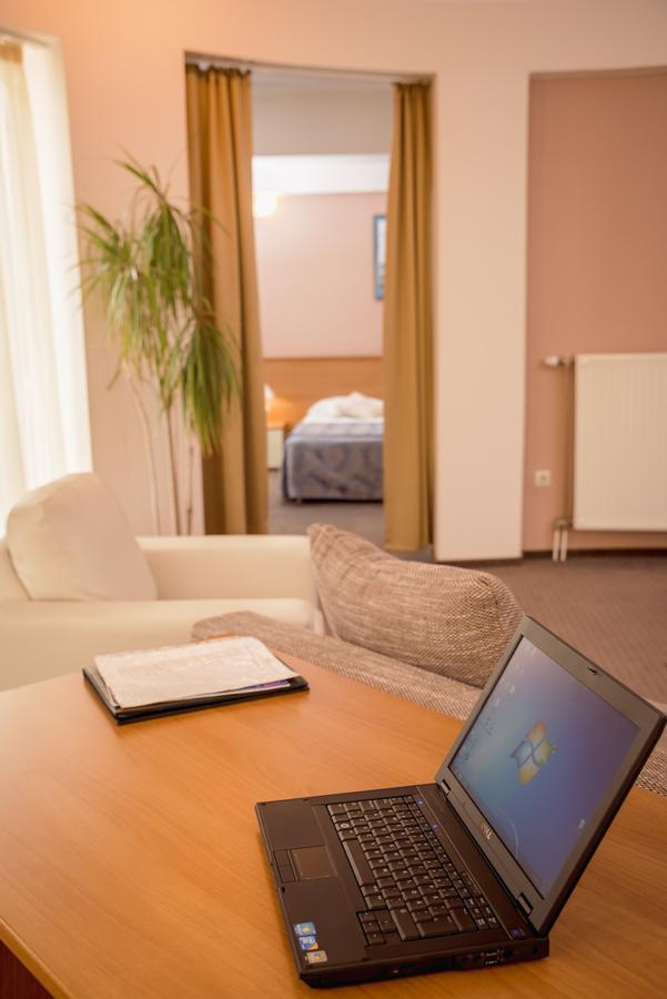 טימישוארה Hotel Reghina מראה חיצוני תמונה