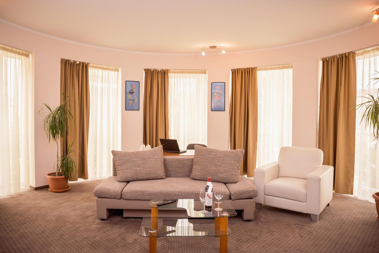 טימישוארה Hotel Reghina מראה חיצוני תמונה