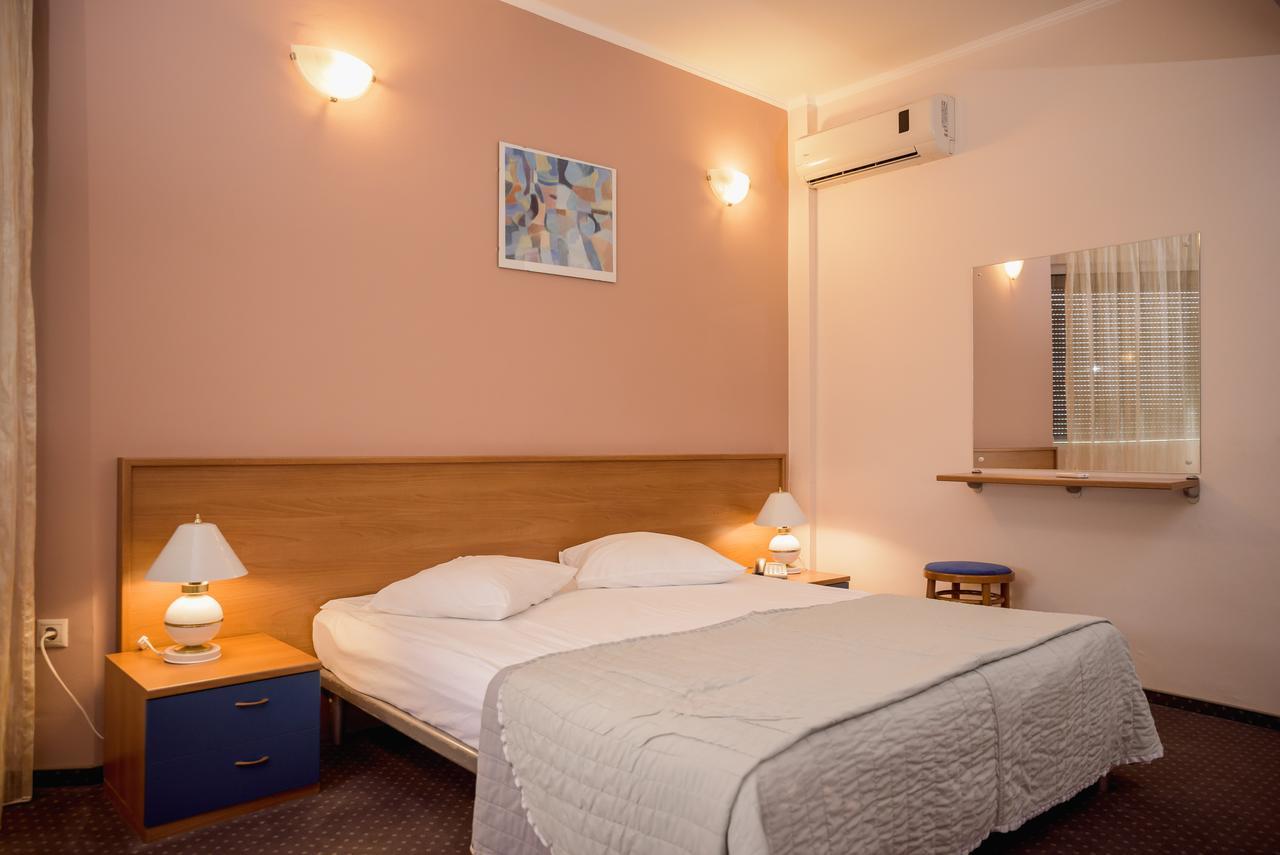 טימישוארה Hotel Reghina מראה חיצוני תמונה