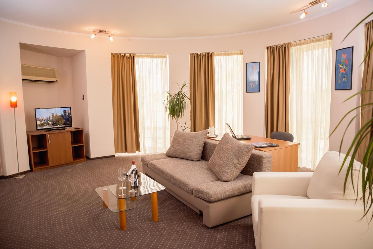 טימישוארה Hotel Reghina מראה חיצוני תמונה