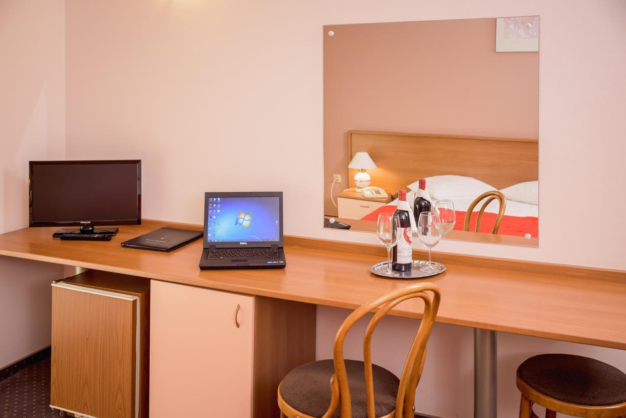 טימישוארה Hotel Reghina מראה חיצוני תמונה